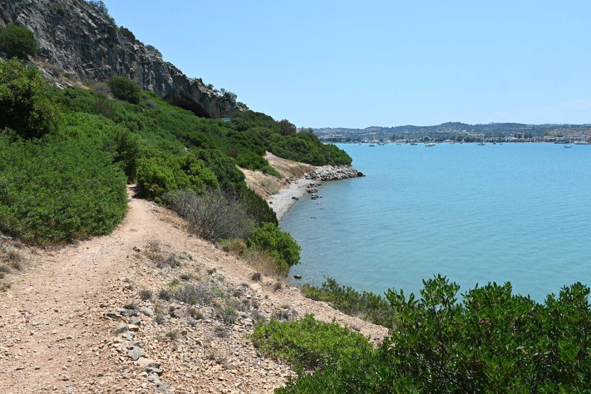 Σπήλαιο-Φράγχθι-Αργολίδας-μονοπατι-pezoporia-sphlaio-fragthi-argolida