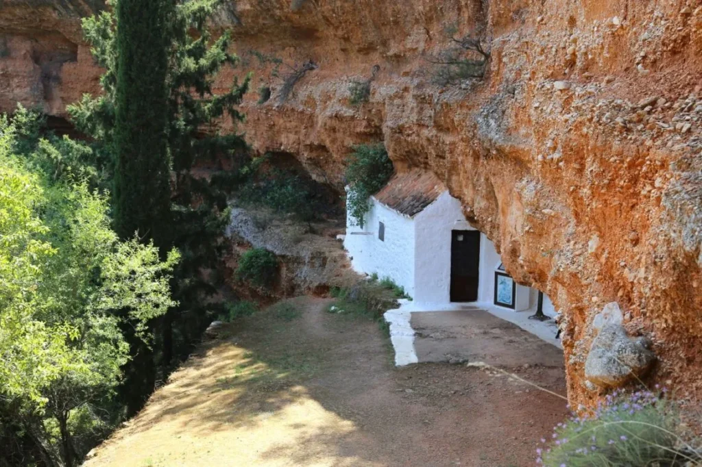 Δίδυμα σπήλαια Αργολίδας