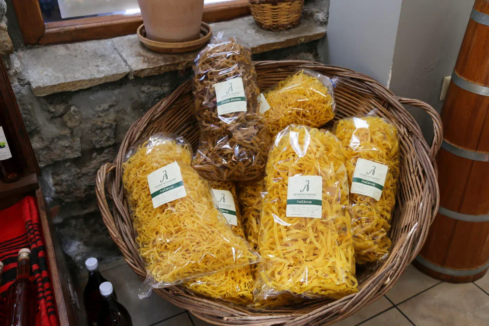 Λεβεντάκης Καρυές παραδοσιακά γλυκά Πάρνωνα