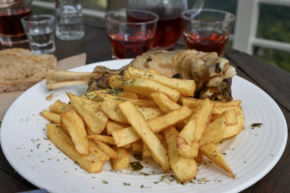 taverna-xenonas-faris-taygetou