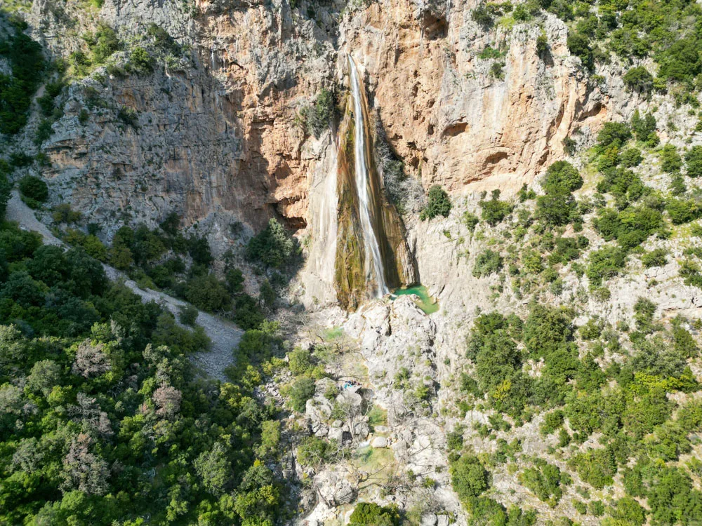 Καταρράκτης Μελίσσι Πάρνωνα μονοπάτι